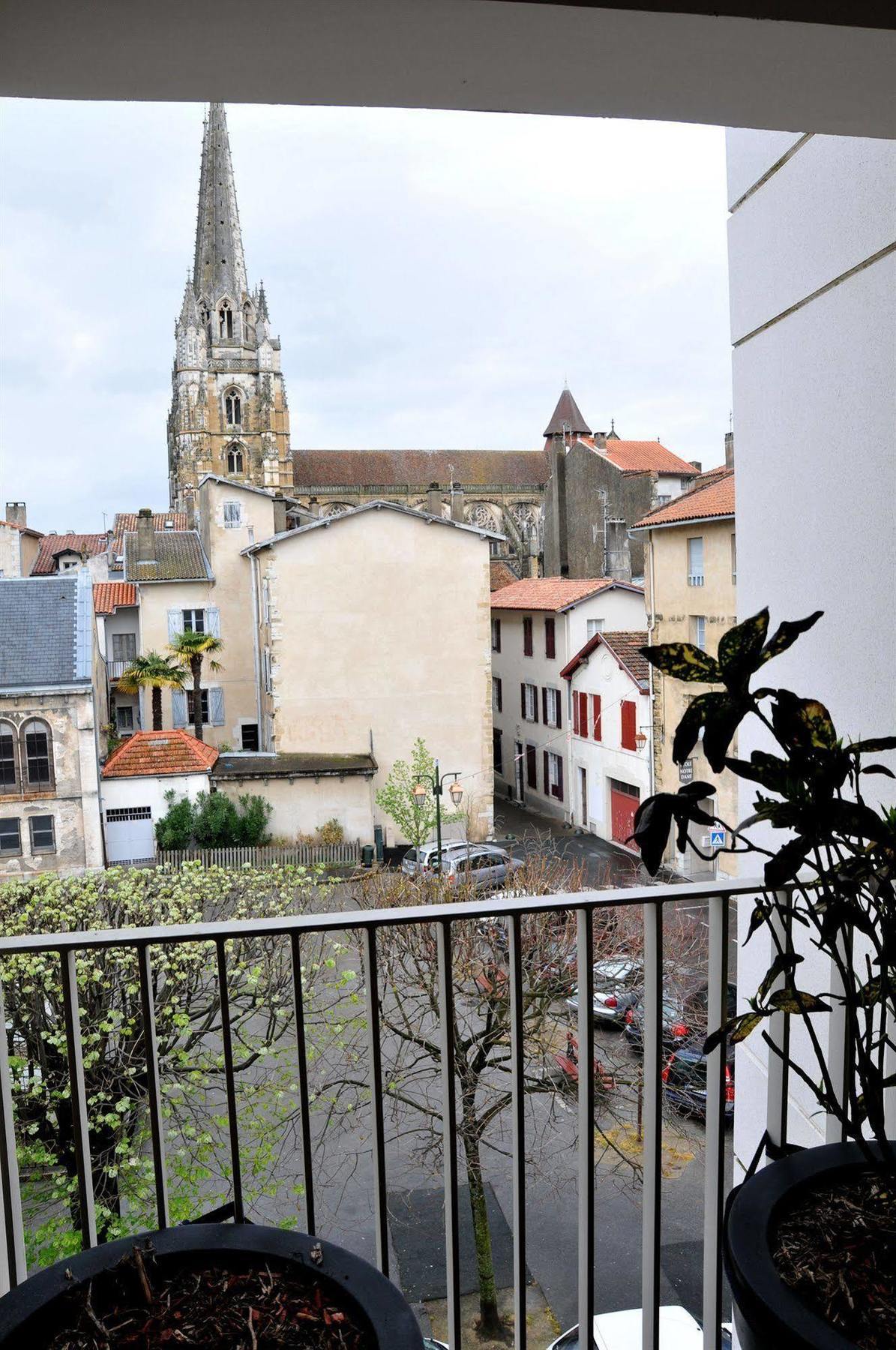 Temporesidence Cathedrale Bayonne Exterior photo